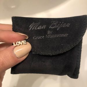 Diamond Pave stud earring “love” 18K GOLD